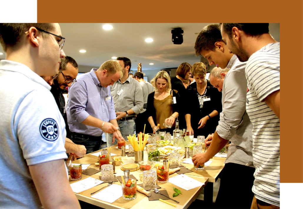 Animation cocktail team building Lyon FIN PALLET Cours création de cocktails à Lyon par FIN PALLET